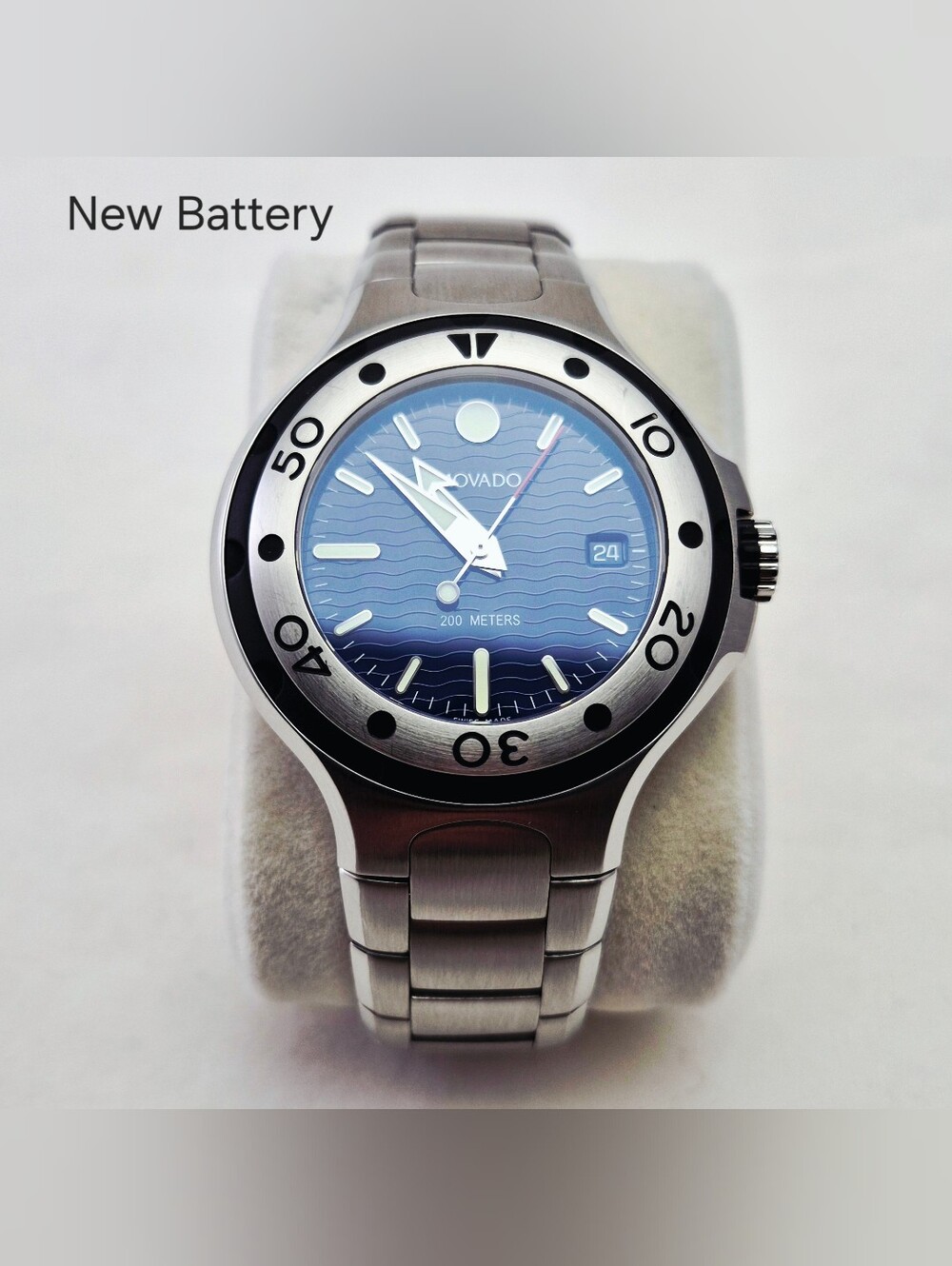 Movado Series 800 Diver Watch Azure Blue Dial 42mm Stainless Steel 84.C2.1895